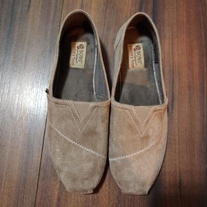 NWOT Suede BOBS